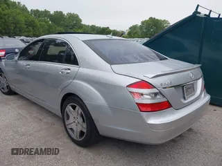 2007 Mercedes-Benz S 550 с VIN WDDNG71X37A116065, выставлен на аукционе IAAI как лот 42349553 с пробегом 139 572 миль миль и . История ставок и продаж доступна на DreamBid. Изображение 3.