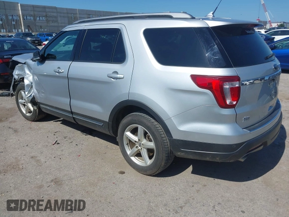 2018 Ford Explorer XLT с VIN 1FM5K7D89JGC70129, выставлен на аукционе IAAI как лот 42499846 с пробегом 86 726 миль миль и . История ставок и продаж доступна на DreamBid. Изображение 3.