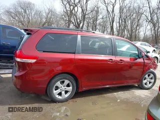 2011 Toyota Sienna LE AAS with VIN 5TDKK3DC7BS007097, listed as a IAAI auction lot 41802056 with 170,471 mi miles. Bid and sale history available at carsss.com. Image 14.