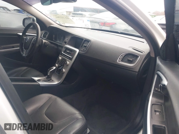 2017 Volvo S60 Dynamic with VIN YV126MFL2H2421907, listed as a IAAI auction lot 41737301 with 87,239 mi miles. Bid and sale history available at carsss.com. Image 5.