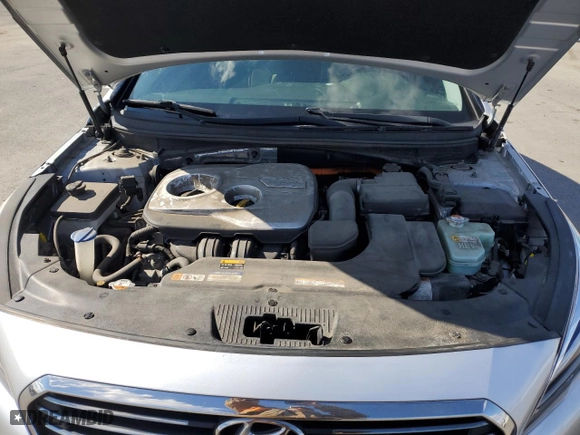 2016 Hyundai Sonata Hybrid Limited with VIN KMHE34L10GA009337, listed as a Copart auction lot 45666395 with 124,762 mi miles and Clean Title. Bid and sale history available at carsss.com. Image 11.