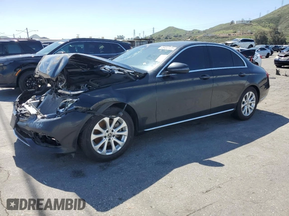2019 Mercedes-Benz E-Class E 300 with VIN WDDZF4KB9KA590472, listed as a Copart auction lot 49493925 with 45,025 mi miles and Clean Title. Bid and sale history available at carsss.com. Image 1.