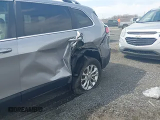 2019 Jeep Cherokee Latitude with VIN 1C4PJMCB4KD239465, listed as a IAAI auction lot 41849483 with 81,229 mi miles. Bid and sale history available at carsss.com. Image 6.