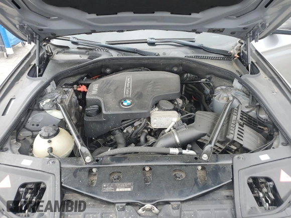 2013 BMW 5 Series 528i xDrive z VIN WBAXH5C52DD107185, wystawiony jako Copart lot #56582315 z przebiegiem 114 550 mil mil oraz Czysty tytuł • Clean title. Historia ofert i sprzedaży dostępna na DreamBid. Obrazek 11.