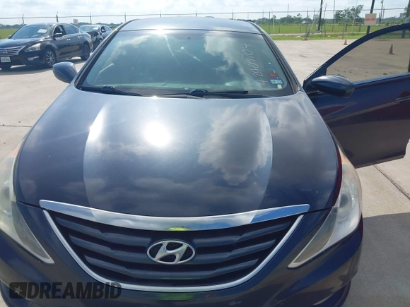 2013 Hyundai Sonata GLS z VIN 5NPEB4ACXDH505875, wystawiony jako IAAI lot #42409704 z przebiegiem 138 361 mil mil oraz . Historia ofert i sprzedaży dostępna na DreamBid. Obrazek 6.