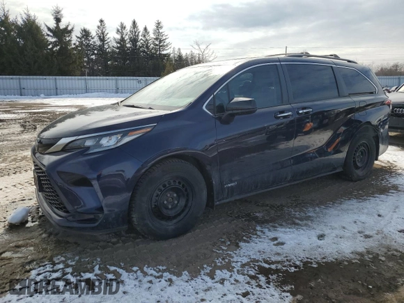 2021 Toyota Sienna XLE with VIN 5TDGSKFC8MS027648, listed as a Copart auction lot 47003455 with 49,361 mi miles and Salvage Title. Bid and sale history available at carsss.com. Image 1.