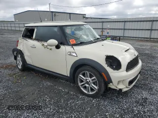 2011 MINI Hardtop S with VIN WMWSV3C52BTY12370, listed as a Copart auction lot 50235085 with Not Provided miles and Salvage Title. Bid and sale history available at DreamBid. Image 4.