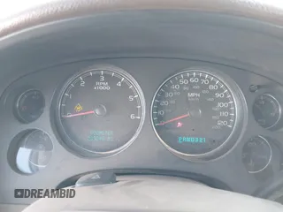 2007 GMC Sierra 1500 with VIN 3GTEK13Y17G517689, listed as a IAAI auction lot 41996422 with 209,240 mi miles and . Bid and sale history available at DreamBid. Image 7.