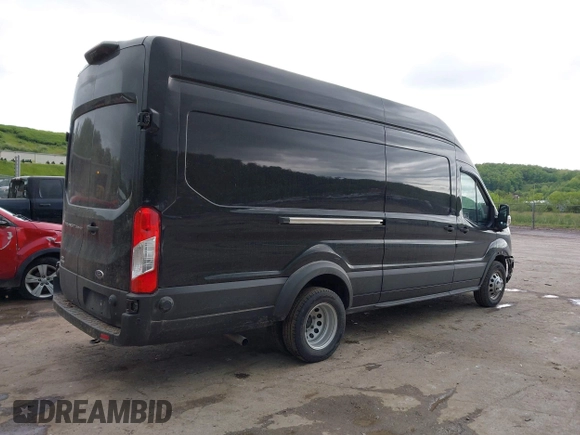 2022 Ford Transit Cargo z VIN 1FTBF4UG4NKA60882, wystawiony jako IAAI lot #42255992 z przebiegiem 2 977 mil mil oraz . Historia ofert i sprzedaży dostępna na DreamBid. Obrazek 4.