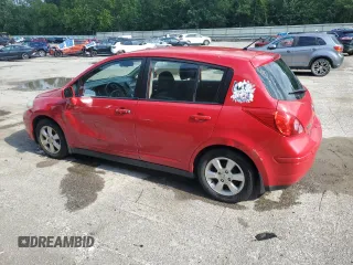 2009 Nissan Versa S с VIN 3N1BC13E29L440883, выставлен на аукционе Copart как лот 65080185 с пробегом 108 731 миль миль и Списание • Salvage title. История ставок и продаж доступна на DreamBid. Изображение 2.