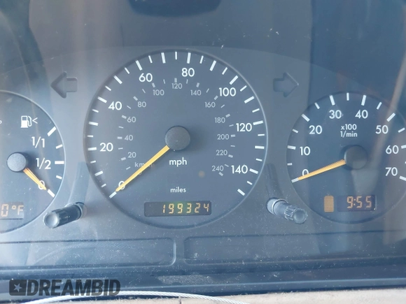 2002 Mercedes-Benz M-Class with VIN 4JGAB54E12A353387, listed as a IAAI auction lot 40464364 with 199,324 mi miles. Bid and sale history available at carsss.com. Image 7.