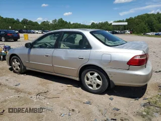 1998 Honda Accord EX z VIN 1HGCG5653WA073179, wystawiony jako Copart lot #57688325 z przebiegiem Nie podano mil oraz Szkoda całkowita • Salvage title. Historia ofert i sprzedaży dostępna na DreamBid. Obrazek 2.