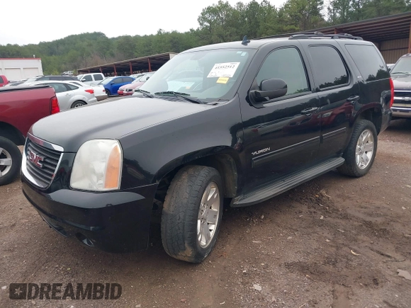2012 GMC Yukon SLT with VIN 1GKS1CE09CR141878, listed as a IAAI auction lot 41552512 with 204,253 mi miles. Bid and sale history available at carsss.com. Image 2.