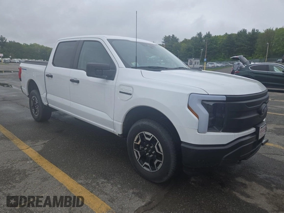 2023 Ford F-150 Lightning Pro z VIN 1FTVW1EL0PWG02840, wystawiony jako IAAI lot #42379448 z przebiegiem 52 710 mil mil oraz . Historia ofert i sprzedaży dostępna na DreamBid. Obrazek 36.