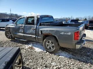 2006 Dodge Dakota SLT with VIN 1D7HW48K56S708147, listed as a Copart auction lot 88736805 with 235,292 mi miles and Clean Title. Bid and sale history available at carsss.com. Image 2.