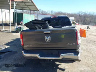 2019 Ram 1500 Big Horn z VIN 1C6RRFFG7KN755373, wystawiony jako IAAI lot #41764161 z przebiegiem 116 804 mil mil oraz . Historia ofert i sprzedaży dostępna na DreamBid. Obrazek 16.