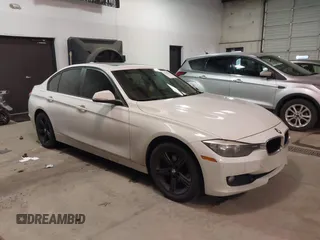 2014 BMW 3 Series 328i z VIN WBA3A5C50EF605670, wystawiony jako IAAI lot #41593957 z przebiegiem 167 051 mil mil oraz . Historia ofert i sprzedaży dostępna na DreamBid. Obrazek 1.