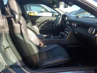 2013 Mercedes-Benz SLK z VIN WDDPK7FA9DF053287, wystawiony jako Copart lot #43588335 z przebiegiem 34 247 mil mil oraz Szkoda całkowita • Salvage title. Historia ofert i sprzedaży dostępna na DreamBid. Obrazek 10.