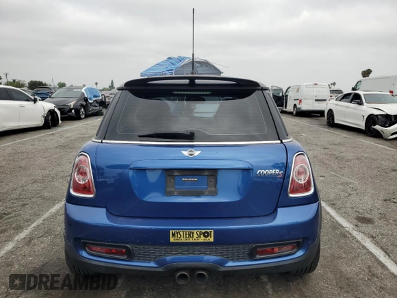 2012 MINI Hardtop S with VIN WMWSV3C56CTY17072, listed as a Copart auction lot 58275165 with 101,542 mi miles and Salvage title. Bid and sale history available at DreamBid. Image 6.