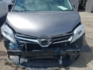 2018 Toyota Sienna XLE Auto Access Seat с VIN 5TDYZ3DC6JS939876, выставлен на аукционе IAAI как лот 42347926 с пробегом 81 086 миль миль и . История ставок и продаж доступна на DreamBid. Изображение 10.