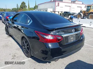 2017 Nissan Altima SL z VIN 1N4AL3AP2HC490191, wystawiony jako IAAI lot #42242495 z przebiegiem 195 261 mil mil oraz . Historia ofert i sprzedaży dostępna na DreamBid. Obrazek 3.