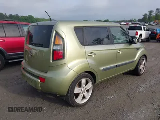 2011 Kia Soul + with VIN KNDJT2A29B7316532, listed as a IAAI auction lot 42112069 with 272,994 mi miles. Bid and sale history available at carsss.com. Image 4.