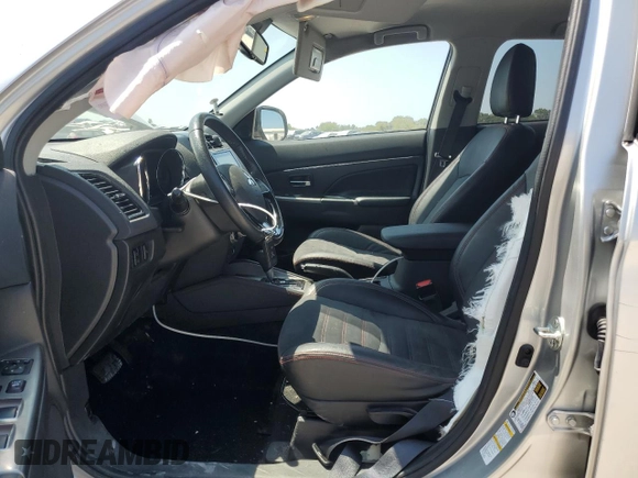 2022 Mitsubishi Outlander SE with VIN JA4APVAUXNU008843, listed as a Copart auction lot 69317784 with 33,638 mi miles and Salvage title. Bid and sale history available at DreamBid. Image 7.