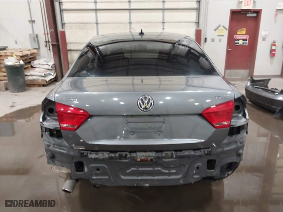 2015 Volkswagen Passat 2.0L TDI SE w/Sunroof with VIN 1VWBV7A3XFC094226, listed as a IAAI auction lot 41838239 with 169,737 mi miles. Bid and sale history available at carsss.com. Image 17.
