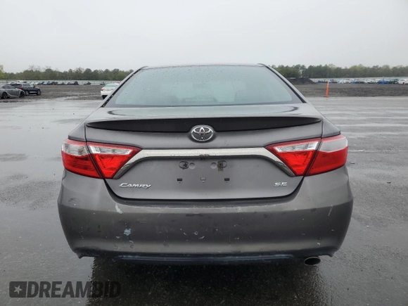 2015 Toyota Camry XLE z VIN 4T1BF1FK4FU985826, wystawiony jako Copart lot #55783835 z przebiegiem 214 790 mil mil oraz Czysty tytuł • Clean title. Historia ofert i sprzedaży dostępna na DreamBid. Obrazek 6.