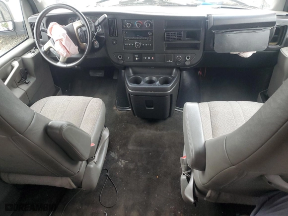 2018 Chevrolet Express Passenger LT with VIN 1GAZGPFG1J1185793, listed as a Copart auction lot 70657294 with 184,879 mi miles and Salvage Title. Bid and sale history available at carsss.com. Image 8.