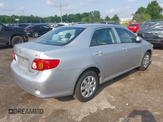 2010 Toyota Corolla z VIN 2T1BU4EE9AC263734, wystawiony jako IAAI lot #42453711 z przebiegiem 87 909 mil mil oraz . Historia ofert i sprzedaży dostępna na DreamBid. Obrazek 4.