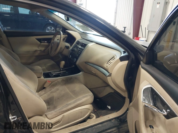 2014 Nissan Altima 2.5 S with VIN 1N4AL3AP0EN239511, listed as a IAAI auction lot 42032141 with 290,618 mi miles. Bid and sale history available at carsss.com. Image 5.