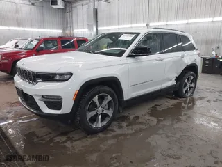 2023 Jeep Grand Cherokee Limited with VIN 1C4RJHBG1PC533335, listed as a IAAI auction lot 41443400 with 21,807 mi miles. Bid and sale history available at carsss.com. Image 2.