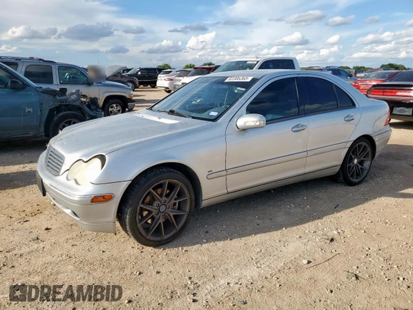 2001 Mercedes-Benz C 320 с VIN WDBRF64J01F043584, выставлен на аукционе Copart как лот 62385365 с пробегом Не указан миль и Списание • Salvage title. История ставок и продаж доступна на DreamBid. Изображение 1.