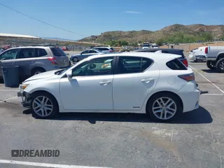 2014 Lexus CT 200h z VIN JTHKD5BH6E2191494, wystawiony jako IAAI lot #41987107 z przebiegiem 160 356 mil mil oraz . Historia ofert i sprzedaży dostępna na DreamBid. Obrazek 14.