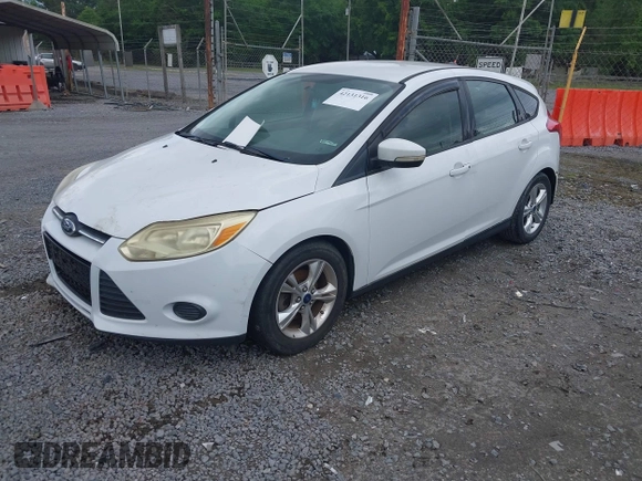2014 Ford Focus SE z VIN 1FADP3K27EL323874, wystawiony jako IAAI lot #42131316 z przebiegiem 140 815 mil mil oraz . Historia ofert i sprzedaży dostępna na DreamBid. Obrazek 2.