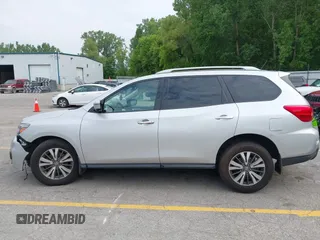 2017 Nissan Pathfinder SV z VIN 5N1DR2MM0HC619400, wystawiony jako IAAI lot #42457072 z przebiegiem 159 839 mil mil oraz . Historia ofert i sprzedaży dostępna na DreamBid. Obrazek 15.