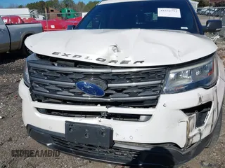 2018 Ford Explorer XLT z VIN 1FM5K7D86JGC51540, wystawiony jako IAAI lot #41572752 z przebiegiem 118 414 mil mil oraz . Historia ofert i sprzedaży dostępna na DreamBid. Obrazek 6.