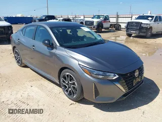 2025 Nissan Sentra SR z VIN 3N1AB8DV8SY309598, wystawiony jako IAAI lot #42460527 z przebiegiem 3 690 mil mil oraz . Historia ofert i sprzedaży dostępna na DreamBid. Obrazek 1.