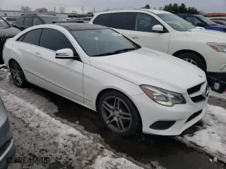 2014 Mercedes-Benz E-Class E 350 with VIN WDDKJ8JB5EF277113, listed as a Copart auction lot 44494525 with 113,361 mi miles and Salvage Title. Bid and sale history available at carsss.com. Image 4.