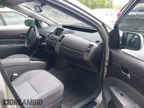 2005 Toyota Prius with VIN JTDKB20U353078084, listed as a IAAI auction lot 42157962 with 170,270 mi miles. Bid and sale history available at carsss.com. Image 5.