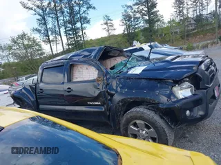 2014 Toyota Tacoma PreRunner z VIN 5TFJU4GN8EX057773, wystawiony jako IAAI lot #42020511 z przebiegiem 228 730 mil mil oraz . Historia ofert i sprzedaży dostępna na DreamBid. Obrazek 12.