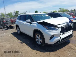 2022 Toyota Highlander LE with VIN 5TDBZRBH5NS580954, listed as a IAAI auction lot 42103401 with 40,391 mi miles and . Bid and sale history available at DreamBid. Image 1.