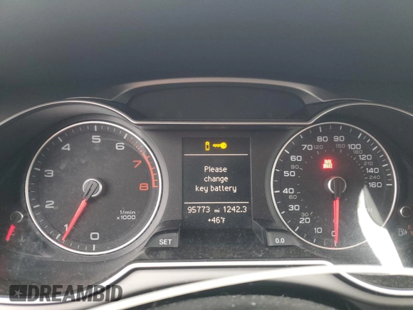 2013 Audi A4 Premium z VIN WAUDFAFL5DA157897, wystawiony jako Copart lot #47592725 z przebiegiem 95 773 mil mil oraz Czysty tytuł • Clean title. Historia ofert i sprzedaży dostępna na DreamBid. Obrazek 9.