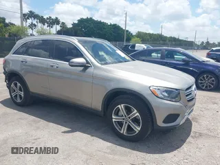 2019 Mercedes-Benz GLC 300 z VIN WDC0G4KB7KV120167, wystawiony jako IAAI lot #42157254 z przebiegiem 58 960 mil mil oraz . Historia ofert i sprzedaży dostępna na DreamBid. Obrazek 1.