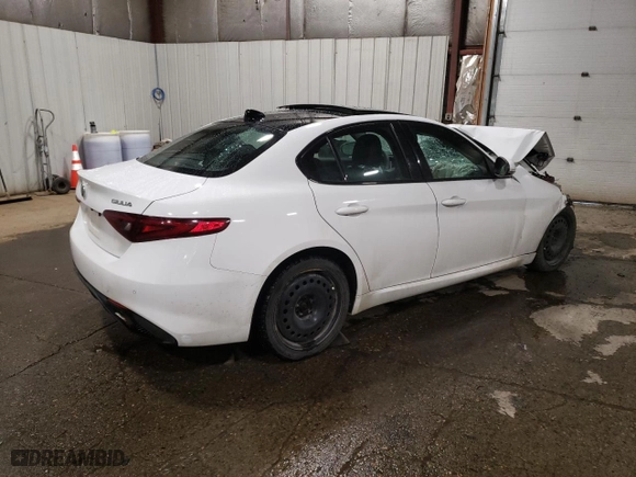 2018 Alfa Romeo Giulia Ti Sport with VIN ZARFAEEN1J7583797, listed as a Copart auction lot 84038744 with 0 mi miles and Salvage Title. Bid and sale history available at carsss.com. Image 3.