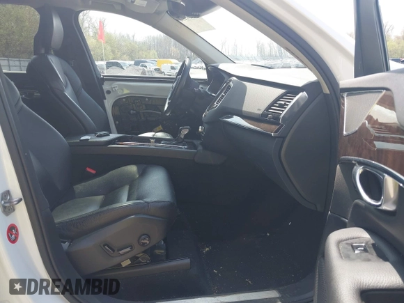 2016 Volvo XC90 T6 Momentum z VIN YV4A22PK1G1088978, wystawiony jako IAAI lot #42131256 z przebiegiem 96 710 mil mil oraz . Historia ofert i sprzedaży dostępna na DreamBid. Obrazek 5.