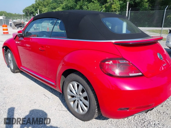 2019 Volkswagen Beetle S with VIN 3VW5DAAT7KM510898, listed as a IAAI auction lot 42567677 with Not provided miles and . Bid and sale history available at DreamBid. Image 3.
