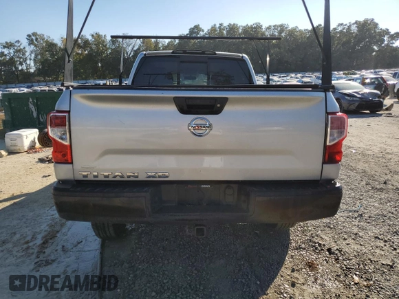 2017 Nissan Titan with VIN 1N6AA1F13HN552434, listed as a Copart auction lot 83294434 with 199,500 mi miles and Salvage title. Bid and sale history available at DreamBid. Image 6.