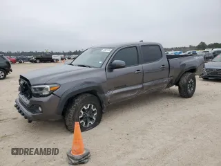 2021 Toyota Tacoma 4WD SR5 with VIN 5TFDZ5BN8MX062787, listed as a Copart auction lot 44987135 with 59,351 mi miles and Salvage Title. Bid and sale history available at carsss.com. Image 1.